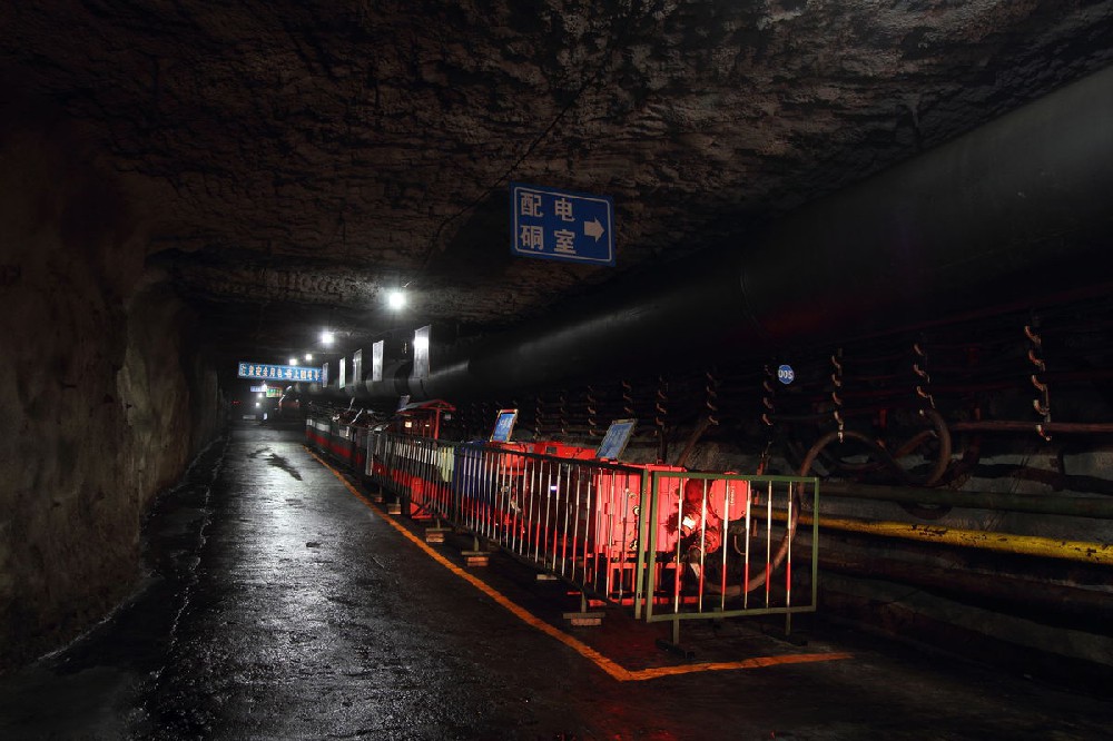 地下矿山安全监测系统中CO报警传感器的应用